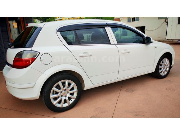 YEŞİL AUTO'DAN 2011 OPEL-ASTRA-1.3CDTI-OTOMATİK