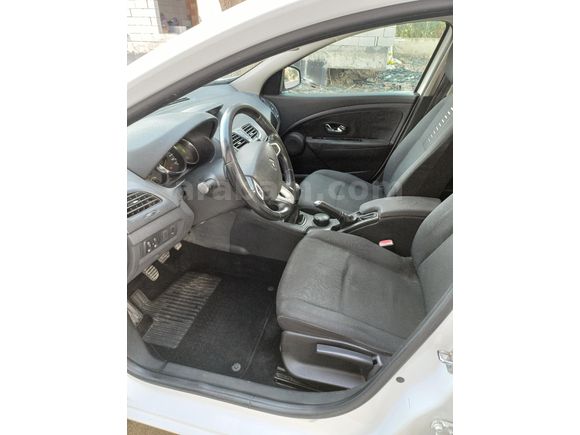 Düşük KM Megane 3 (1.5 dci)