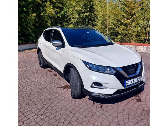 iNissan Qashqai 1.6 dCi Design Pack 2017 Model Kocaeli 147.300 km Beyaz
