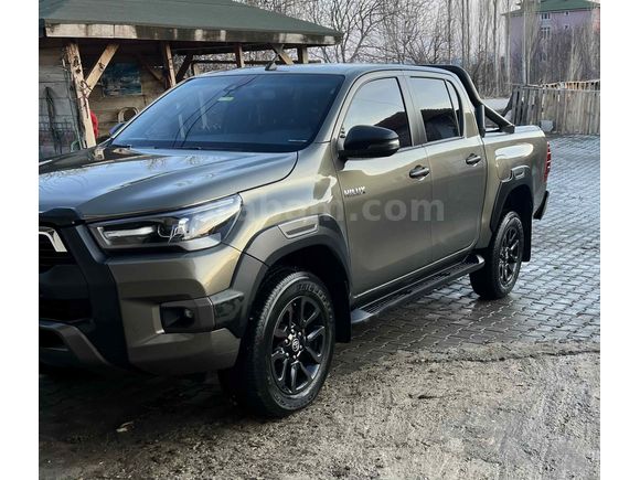 Sahibinden Toyota Hilux 2.4 D-4D 4x4 Invincible 2022 Model 