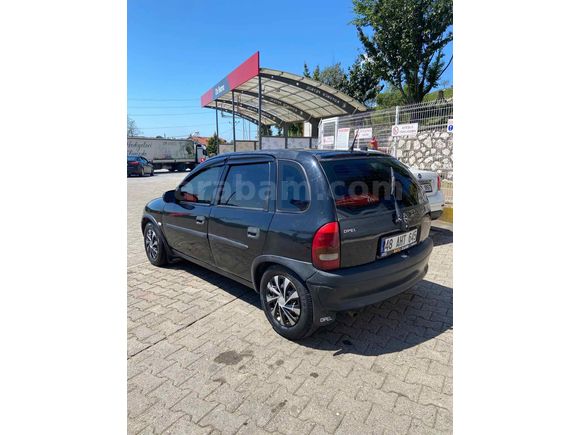 Memurdan temiz aile aracı  Opel Corsa 1.2 Swing 1999 