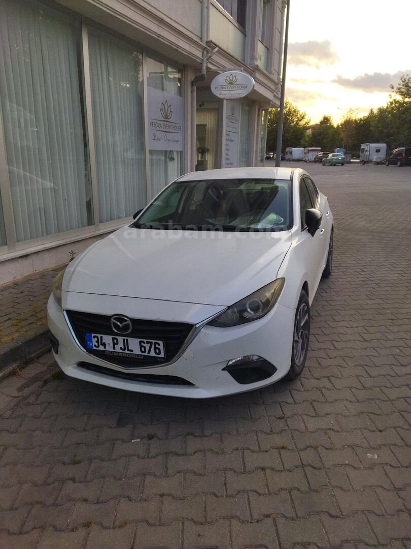 Sahibinden Mazda 3 1.5 SkyActive-G Soul 2015 Model 200.000 km Beyaz 7