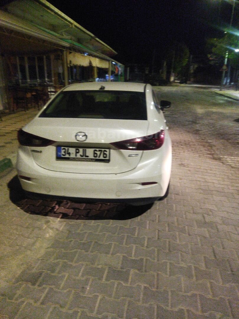 Sahibinden Mazda 3 1.5 SkyActive-G Soul 2015 Model 200.000 km Beyaz 2