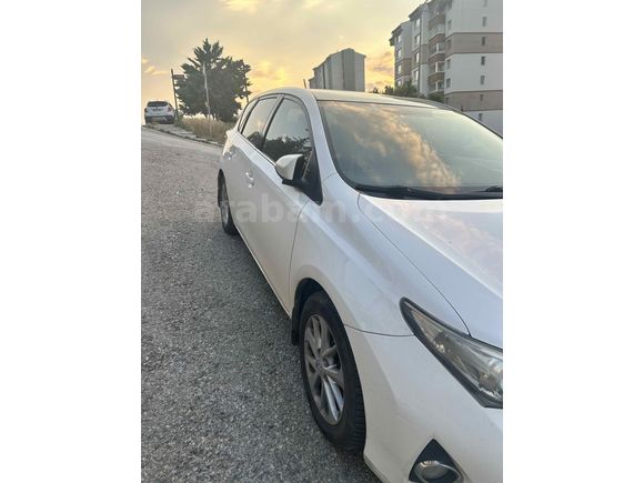 Sahibinden Toyota Auris 1.6 Active Skypack 2015 Model 