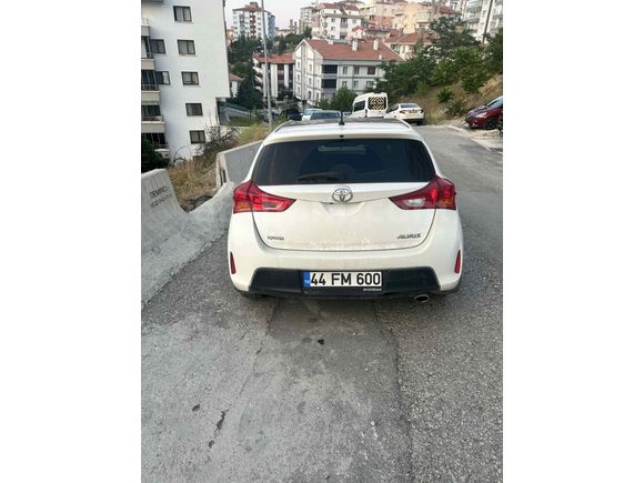 Sahibinden Toyota Auris 1.6 Active Skypack 2015 Model 