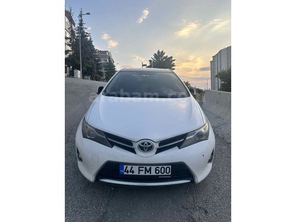 Sahibinden Toyota Auris 1.6 Active Skypack 2015 Model 