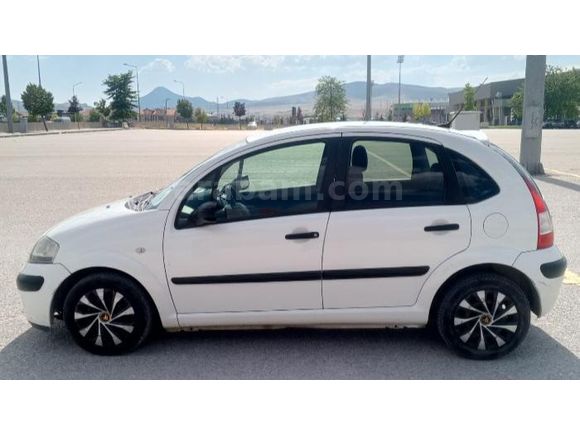 Bayan kullanıcıdan Citroen C3 1.4 HDi Confort 2009 Model