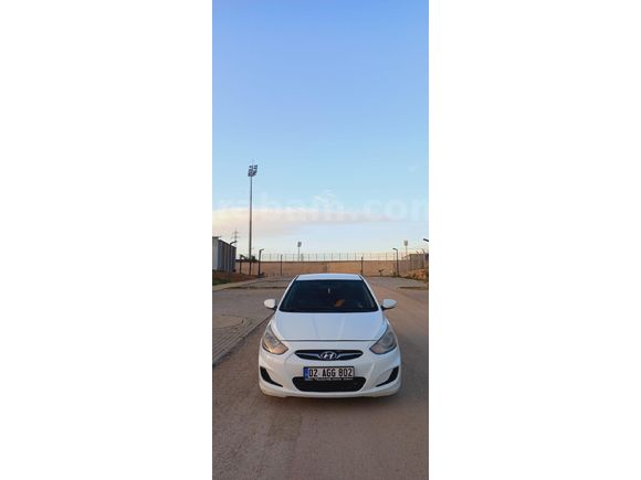 Sahibinden Hyundai Accent Blue 1.6 CRDI Biz 2014 Model  226.000 km Beyaz