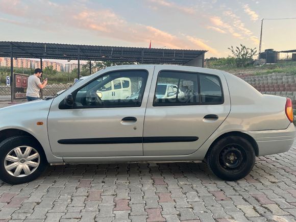 Sahibinden Renault Clio 1.4 RN 2000 Model