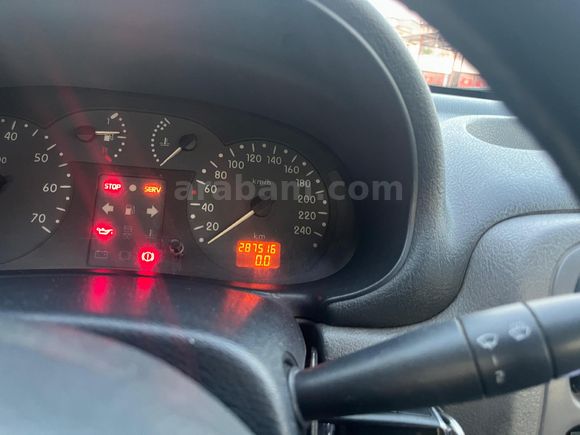 Sahibinden Renault Clio 1.4 RN 2000 Model