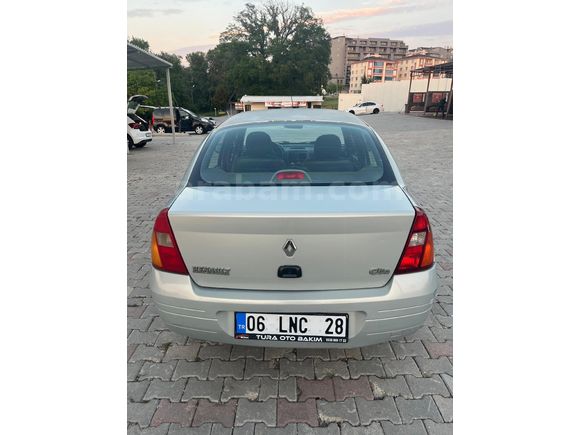 Sahibinden Renault Clio 1.4 RN 2000 Model