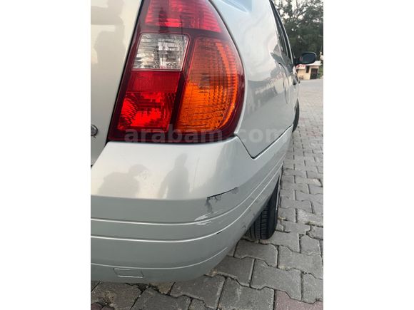 Sahibinden Renault Clio 1.4 RN 2000 Model