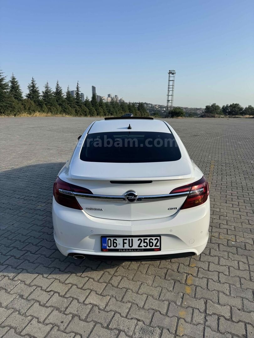 Galeriden Opel Insignia 1.6 CDTI Sport 2015 Model İstanbul 163.000 km Beyaz 3