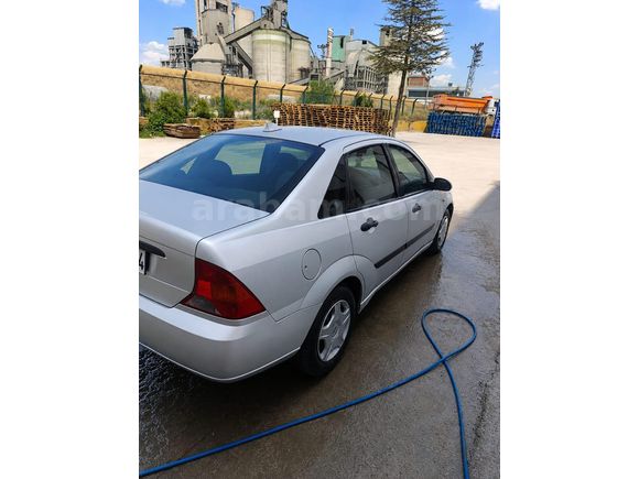 Sahibinden Ford Focus 1.6 Ambiente 2000 Model Ankara