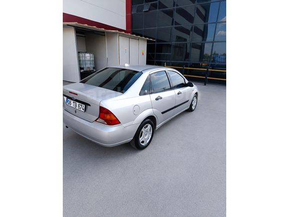 Sahibinden Ford Focus 1.6 Ambiente 2000 Model Ankara