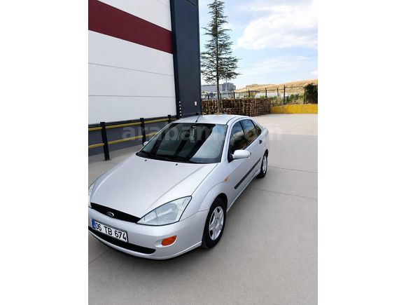 Sahibinden Ford Focus 1.6 Ambiente 2000 Model Ankara