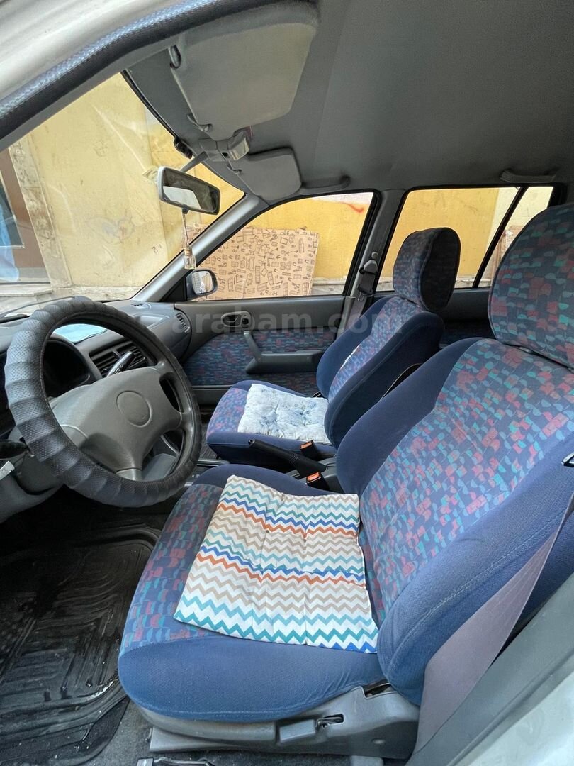 Sahibinden Suzuki Swift 1.3 GLX 2001 Model İstanbul 110.000 km Beyaz 7