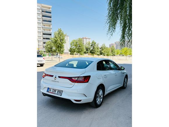 Sahibinden Renault Megane 1.5 Blue DCI otomatik Touch 2020 Model