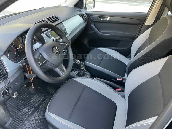 Sahibinden Skoda Fabia 1.0 GreenTec Ambition 2015 Model 