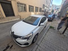 Öğretmenden Renault Taliant 1.0 T Joy 2022 Model İstanbul 93.000 km Beyaz