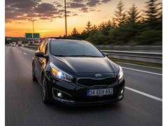 Sahibinden Kia Ceed 1.6 CRDi Premium 2015 Model  95.000 km Siyah