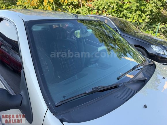 AKÇA OTOMOTİVDEN 2007 MODEL 1.4LPGLİ KLİMALI ORJİNAL CLİO SYMBOL