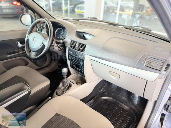 ADİLCEVAZ OTODAN FULL BAKIMLI DJTAL KLİMALI 4 CAM OTOMTK SYMBOL
