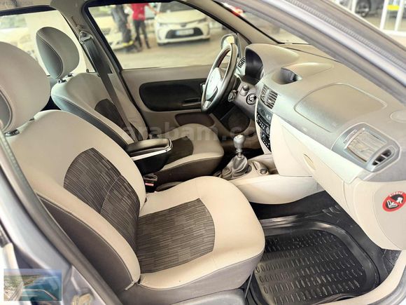 ADİLCEVAZ OTODAN FULL BAKIMLI DJTAL KLİMALI 4 CAM OTOMTK SYMBOL