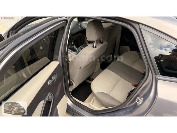 2011 MODEL FORD FOCUS STYLE PLUS