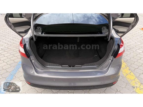 2011 MODEL FORD FOCUS STYLE PLUS