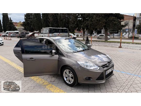 2011 MODEL FORD FOCUS STYLE PLUS