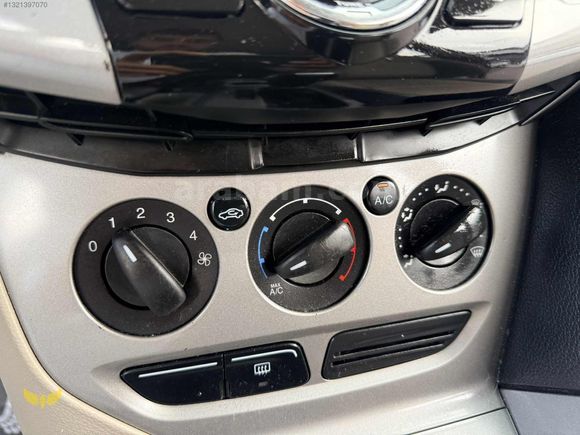 2013 FORD FOCUS 155 BİNDE OTOMATİK DEĞİŞENSİZ LPGLİ EN DOLUSU