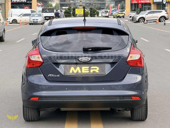 2013 FORD FOCUS 155 BİNDE OTOMATİK DEĞİŞENSİZ LPGLİ EN DOLUSU