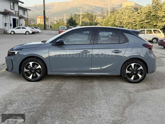 CAM TAVAN 2023 OPEL CORSA-e GS 24.000 KM DE