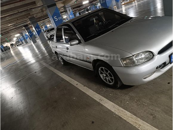 Sahibinden Ford Escort 1.6 Classic 2000 Model