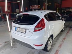 Sahibinden Ford Fiesta 1.4 TDCi Titanium 2011 Model  360.000 km Beyaz