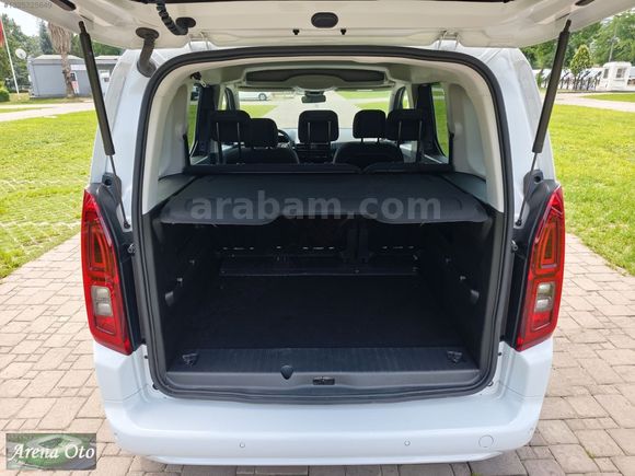HATASIZ 2025 MODEL ELEKTRİKLİ OPEL COMBO EDİTİON PAKET 136 BG
