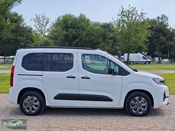 HATASIZ 2025 MODEL ELEKTRİKLİ OPEL COMBO EDİTİON PAKET 136 BG