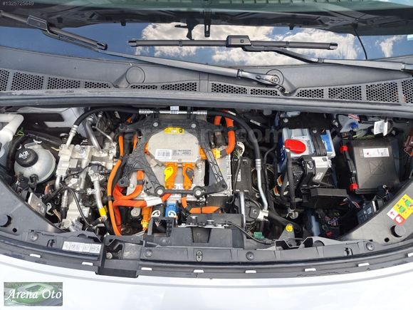 HATASIZ 2025 MODEL ELEKTRİKLİ OPEL COMBO EDİTİON PAKET 136 BG