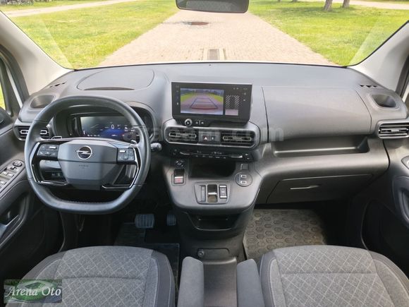 HATASIZ 2025 MODEL ELEKTRİKLİ OPEL COMBO EDİTİON PAKET 136 BG