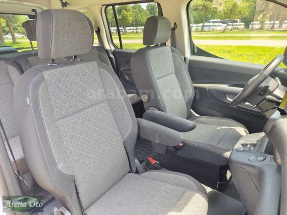 HATASIZ 2025 MODEL ELEKTRİKLİ OPEL COMBO EDİTİON PAKET 136 BG