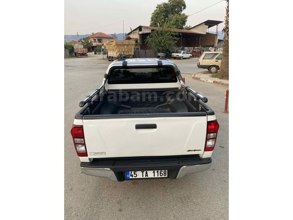 Sahibinden Isuzu D-Max 2.5 4x2 HT 2013 Model  270.000 km Beyaz