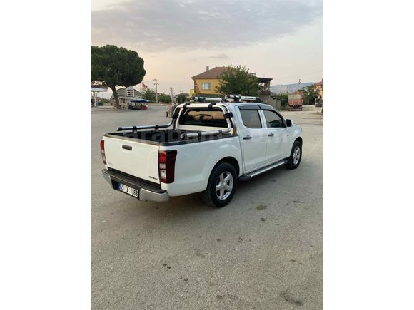 Sahibinden Isuzu D-Max 2.5 4x2 HT 2013 Model  270.000 km Beyaz