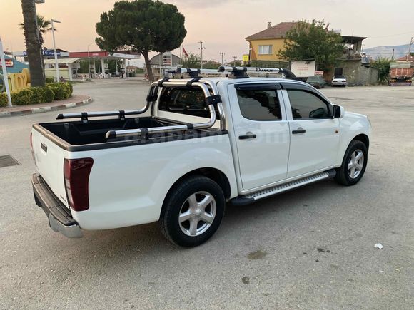 Sahibinden Isuzu D-Max 2.5 4x2 HT 2013 Model  270.000 km Beyaz