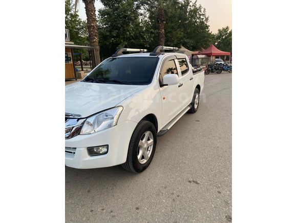 Sahibinden Isuzu D-Max 2.5 4x2 HT 2013 Model  270.000 km Beyaz