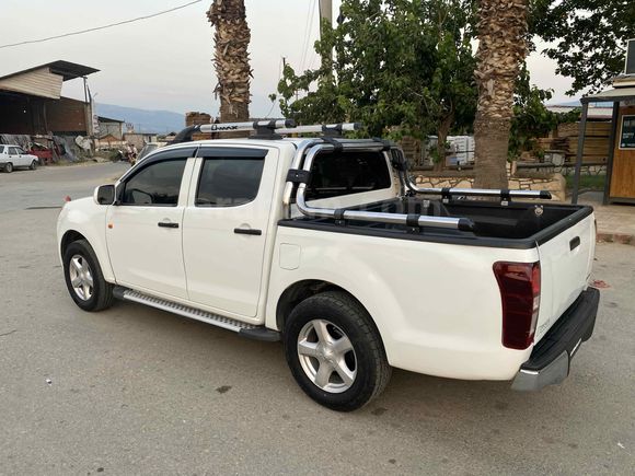 Sahibinden Isuzu D-Max 2.5 4x2 HT 2013 Model  270.000 km Beyaz