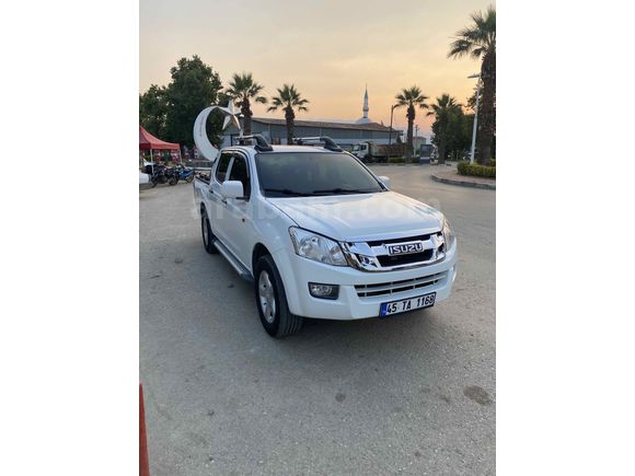 Sahibinden Isuzu D-Max 2.5 4x2 HT 2013 Model  270.000 km Beyaz