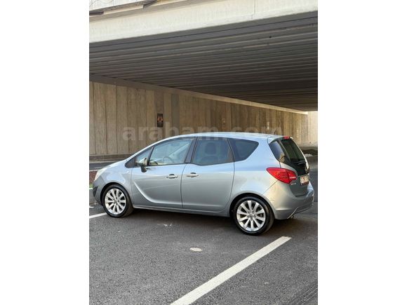 Galeriden Opel Meriva 1.4 T Cosmo 2011 Model Antalya