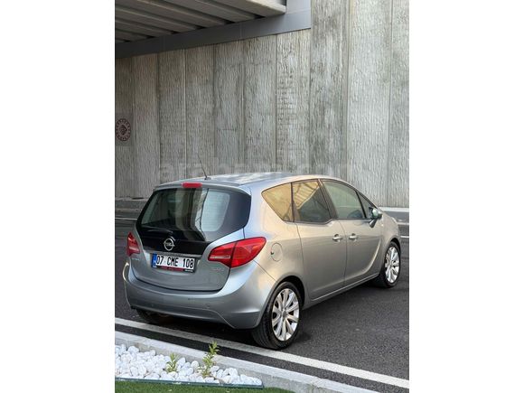 Galeriden Opel Meriva 1.4 T Cosmo 2011 Model Antalya