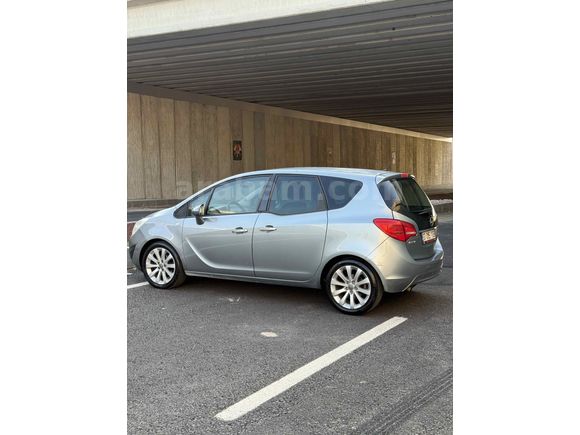 Galeriden Opel Meriva 1.4 T Cosmo 2011 Model Antalya